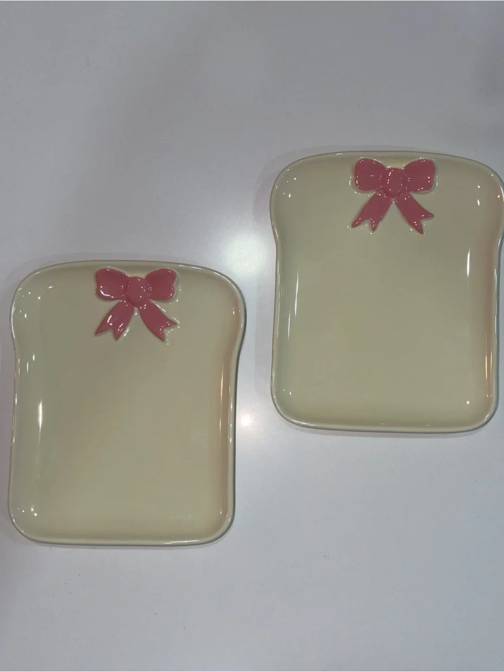 Cream Ceramic Toast-Shaped Trays with Pink Bows (Set of 2)